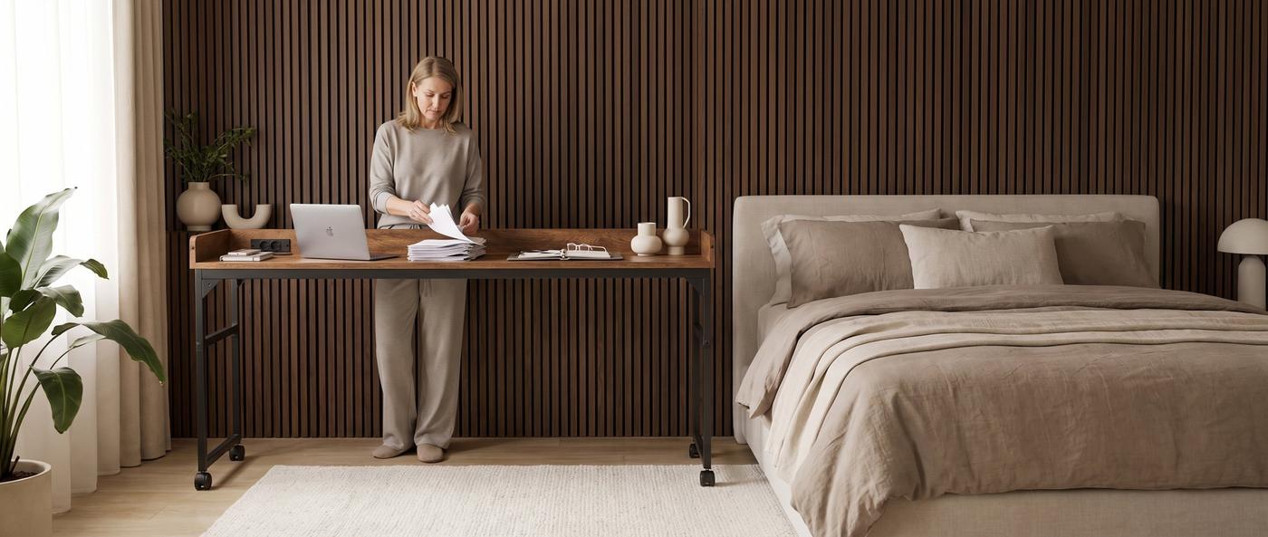 Bureau tegen de muur